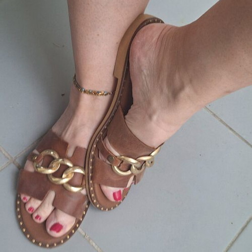 Slippers used, brown size 39 with chain detail