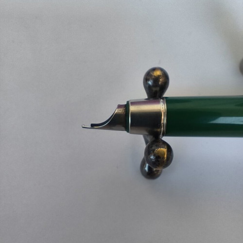 Parker 25 pen used, stainless steel with green details