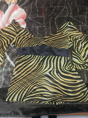 Γυναικεία μπλούζα Access XL σαν καινούργιο με έξω τους ώμους και φερμουάρ