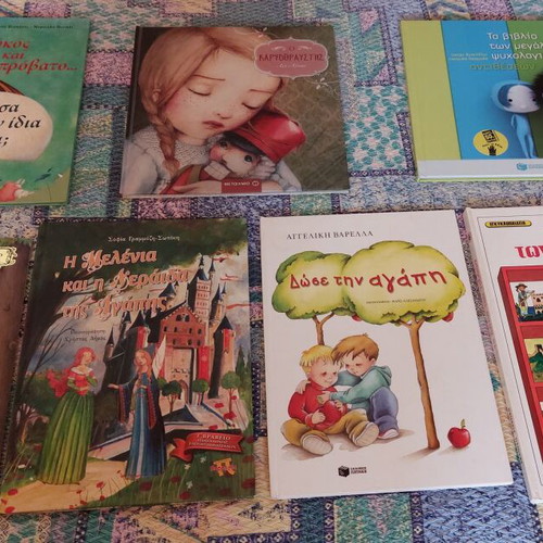 Children's books like new, pack of 7 including The Nutcracker
