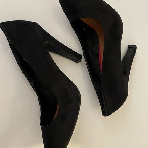 Atmosphere black faux suede court shoes like new, size 41