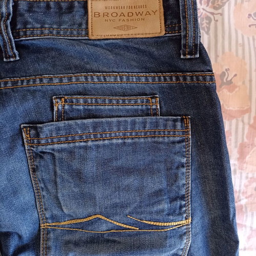Broadway men's jeans W33 L32 blue 100% cotton like new
