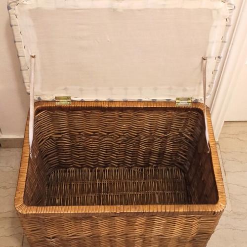 Rattan Storage Chest with Cushion like new