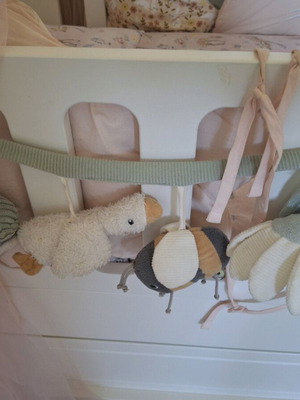 Crib pillows like new