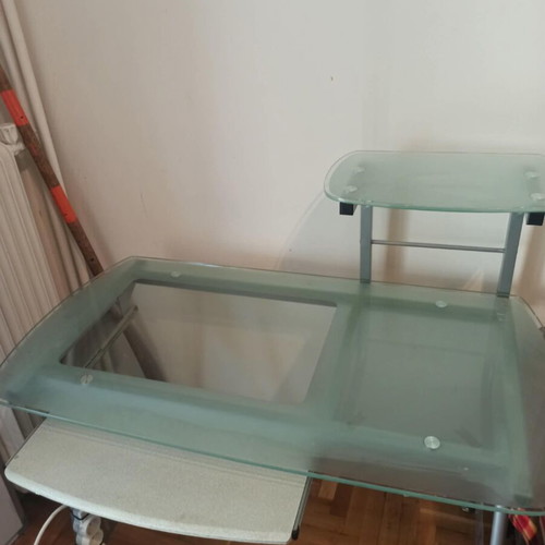 Glass Desk like new, modern and elegant design