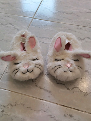 Children's bunny slippers size 25 like new white