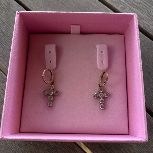 Mazaraki cross earrings like new, silver color