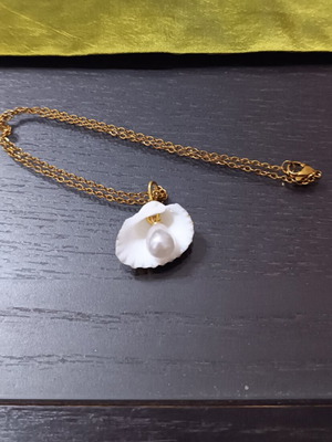 Shell necklace with pearl handmade, white and gold