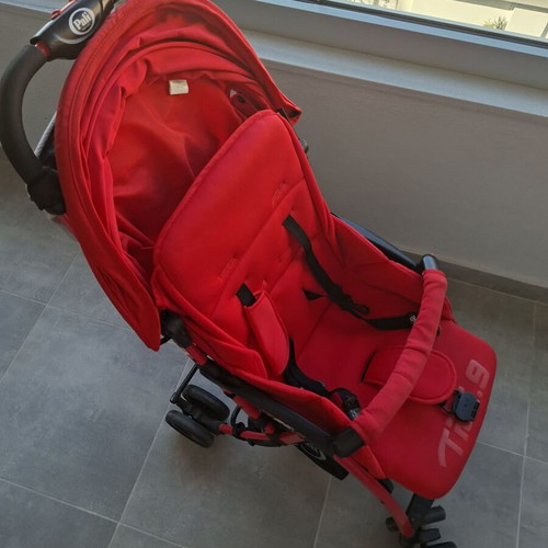 Lightweight stroller used, ideal for newborns up to 15 kg