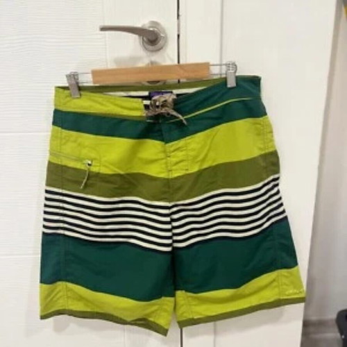 Patagonia Wavefarer Green Board Shorts men's size 34 used