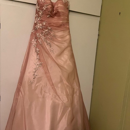 Demetrios wedding dress pink pastel like new, size S