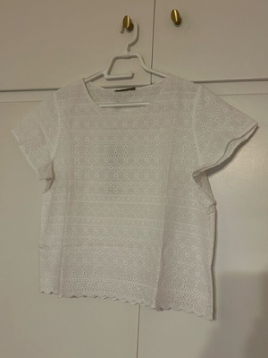 Blouse short-sleeve new with kipour pattern, size M