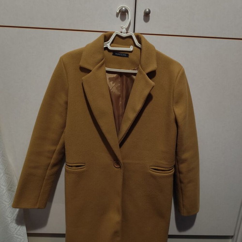Camel short coat like new, size M, 100% polyester