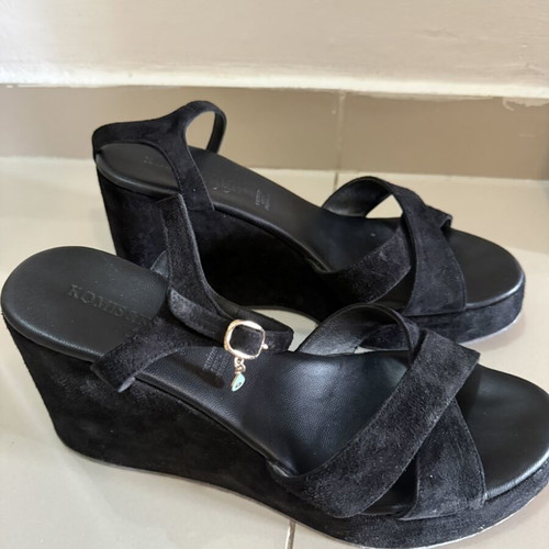 Komis & Komis black suede platform sandals size 41 like new