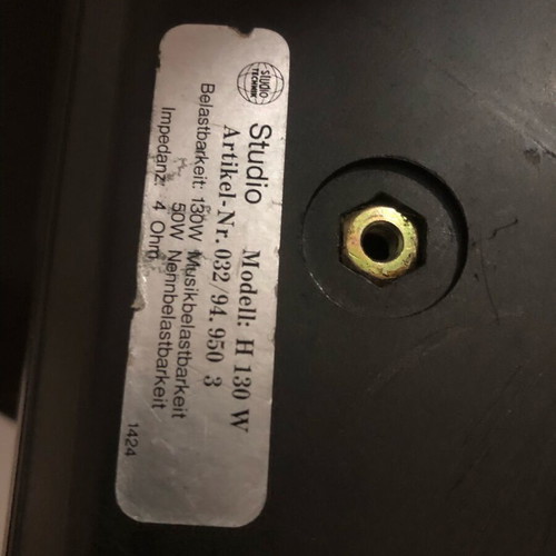 StudioTechnik 2x130w speakers used, bass reflex 3way system
