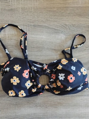Bikini top Trendyol black size S like new with removable straps