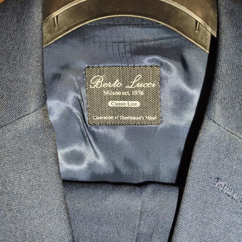Suit dark blue size small like new