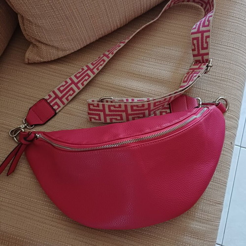 2R Bags Firenze Fanny Pack Belt Bag in Bright Fuchsia Like New