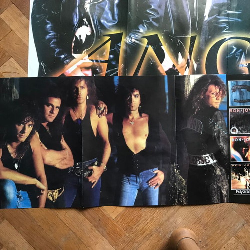 Posters used collectible with Kind Diamond, Bruce Lee, Slayer, Lemmy, Angra, Bon Jovi, Paradise Lost, Blind Guardian, Aris