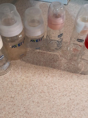 Chico and Avent baby bottles used, pack of 6, in excellent condition