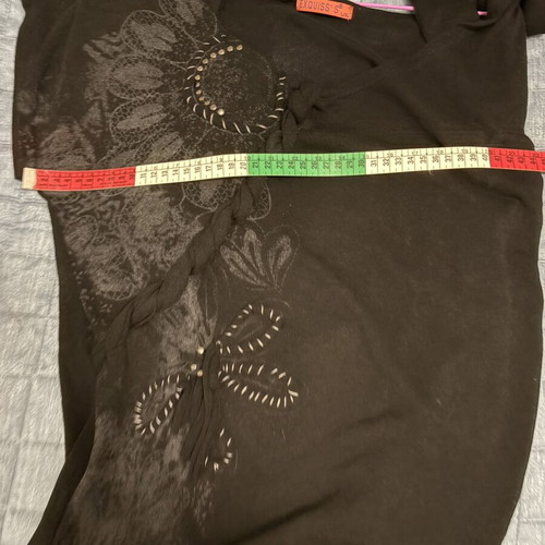 Women's blouses pack of 2 Large and Extra Large like new, black and yellow