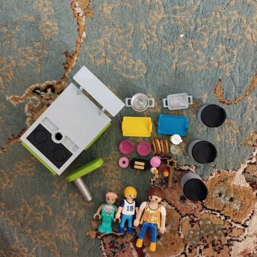 Playmobil kitchen like new with carrying bag