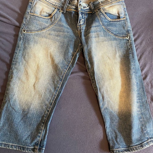 Jean capri size medium