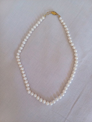 Necklace with artificial pearls used, vintage