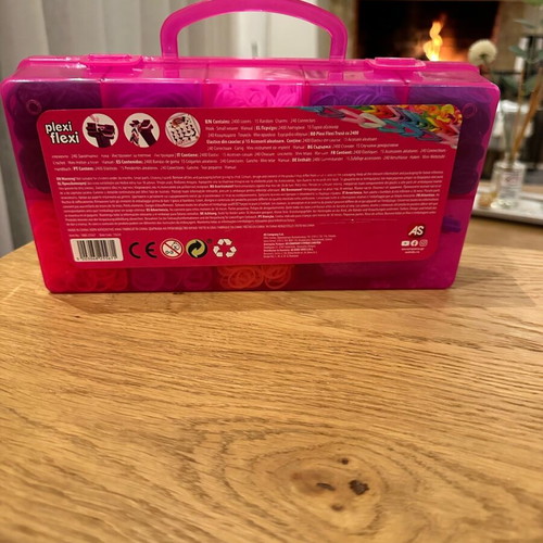 Plexi Flexi case with 2400 looms and 15 accessories like new