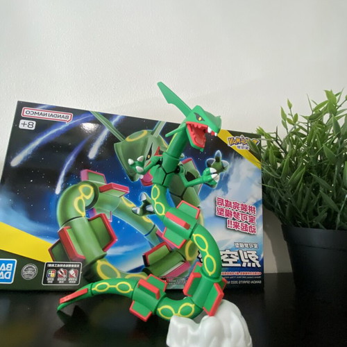 Pokemon Rayquaza Bandai figure new, Emerald legendary