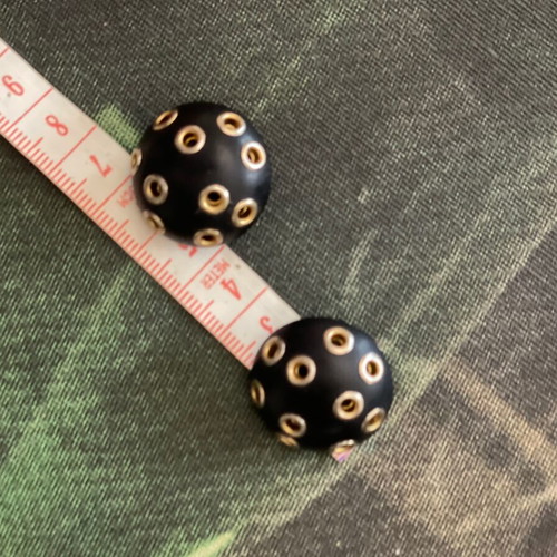 Branded Italian vintage clip earrings like new