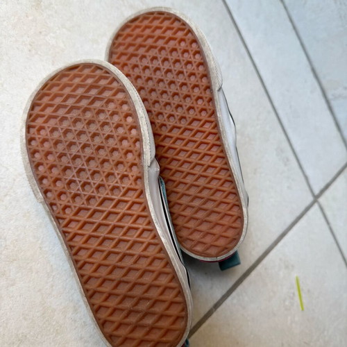 Vans Classic Slip-On kids shoes No 24 like new, turquoise checkerboard pattern