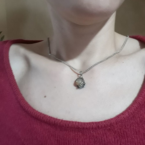 Vintage pendant used with semi-precious stone