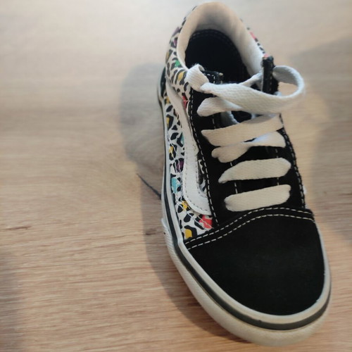 Vans kids shoes size 27 like new, sneakers
