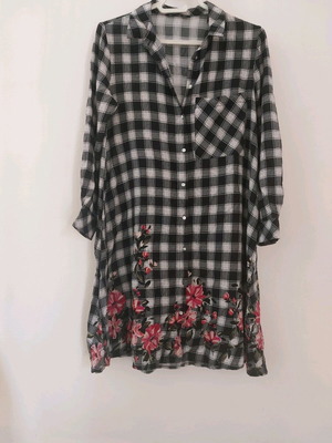 Stradivarius checked shirt dress with flowers like new