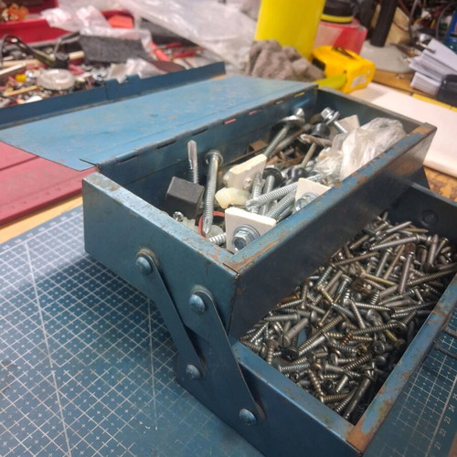 Metal toolbox used, small 25x10x10 cm