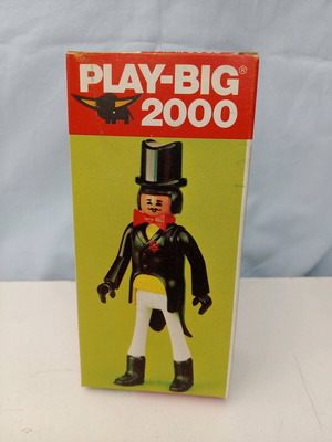 Play-Big 2000 circus presenter figure new model 6065