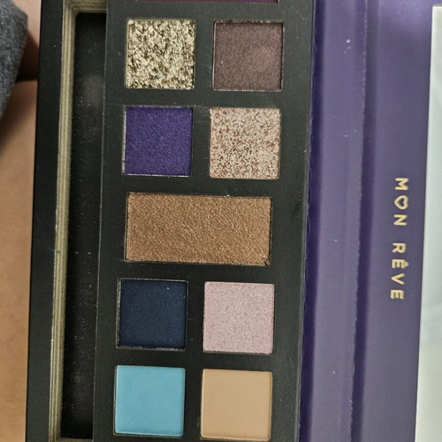Mon Reve eyeshadow palette new with 11 shades