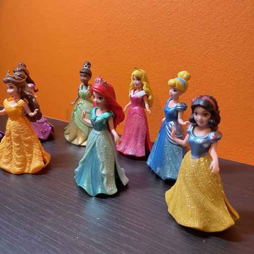 Disney Magiclip princess mini figure set of 8, like new