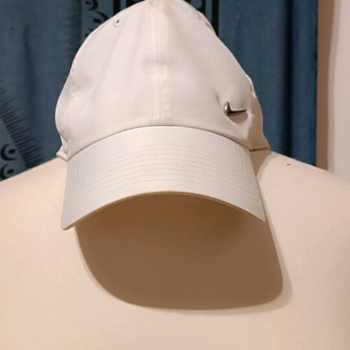 Hat set used Ney York Yankees and Nike one size unisex