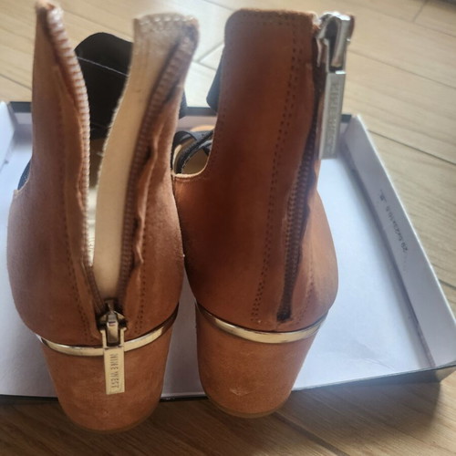 Nine West leather pumps like new, size 41, black and beige