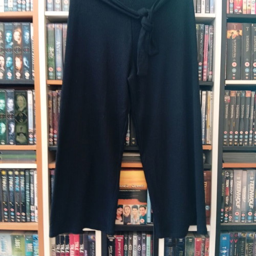 Pull & Bear μαύρη ribbed κοντή παντελόνα size L σαν καινούργιο