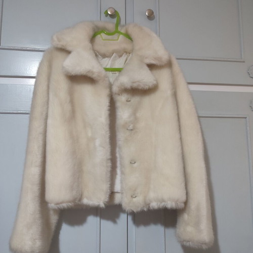 Fashionline Style women's faux fur coat like new, size S, ecru