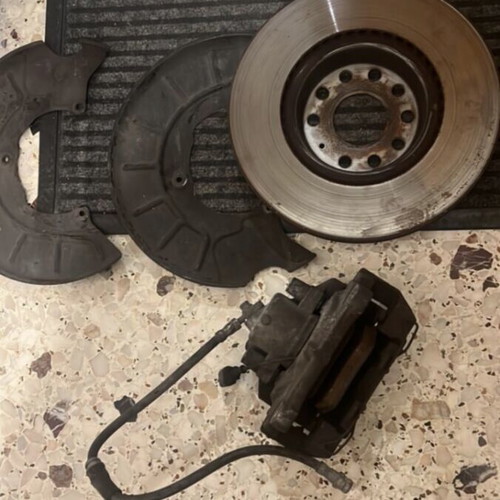 Audi A3 TFSI 2.0 front brake calipers with discs, pads and hoses used