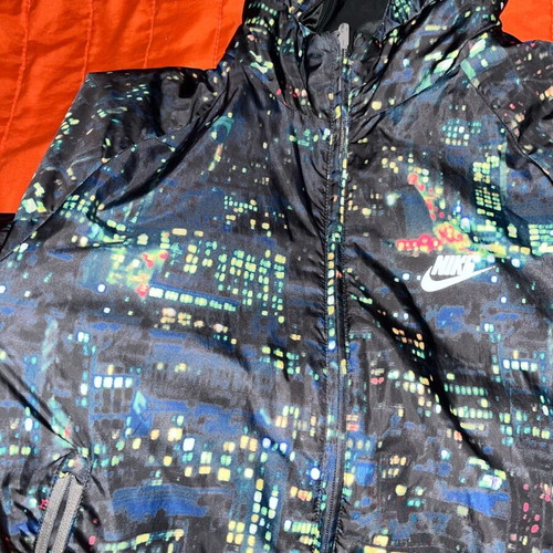 Nike Lightweight Reversible Windbreaker Jacket with City Print