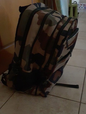 Polo school bag like new with orange rain hood