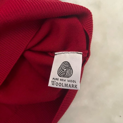 Fred Perry V Neck sweater XL like new