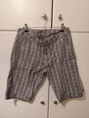 Βερμούδα σαν καινούργια, μέση 40εκ, μέγεθος S/M