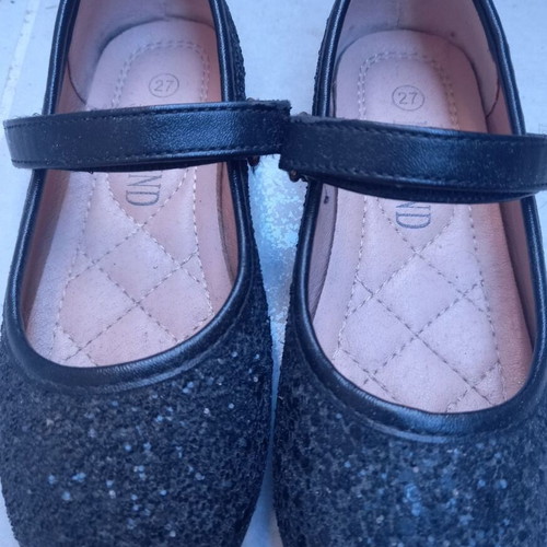 Ballerinas girl size 27 like new with sparkling crystals black