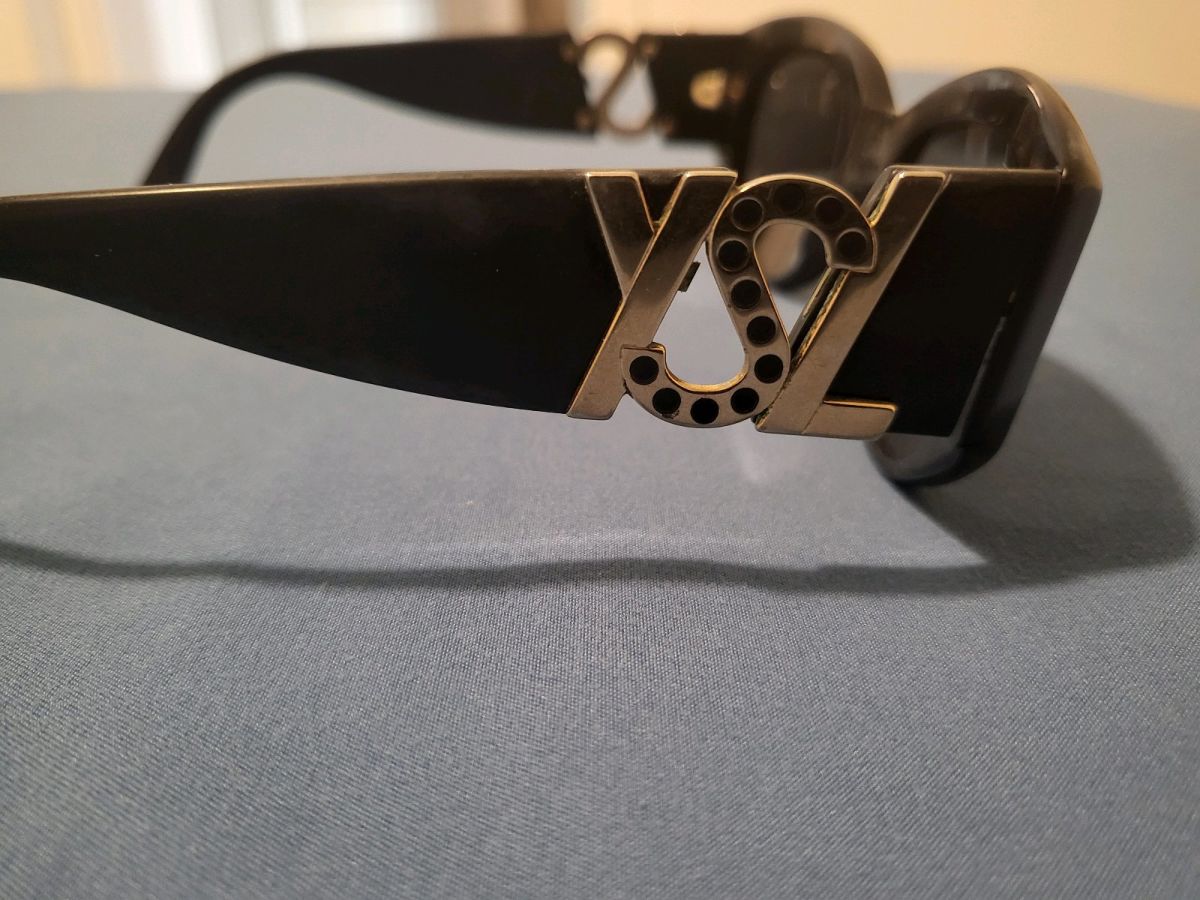 Yves Saint Laurent sunglasses used,… - € 110,00 - Vendora.cy